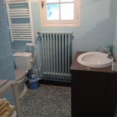 게스트하우스 Chambre Independante Au Calme